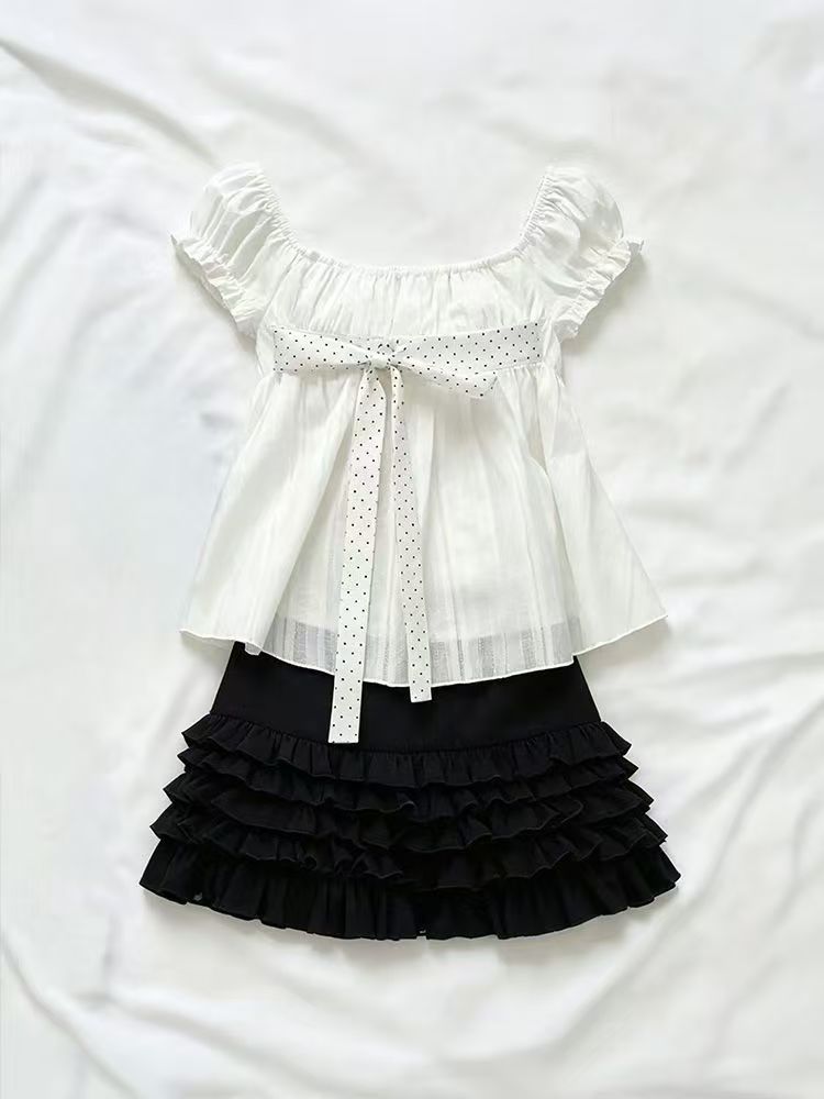 Puff Sleeve Blouse - 귀여운 한국 패션 폴카 도트 리본